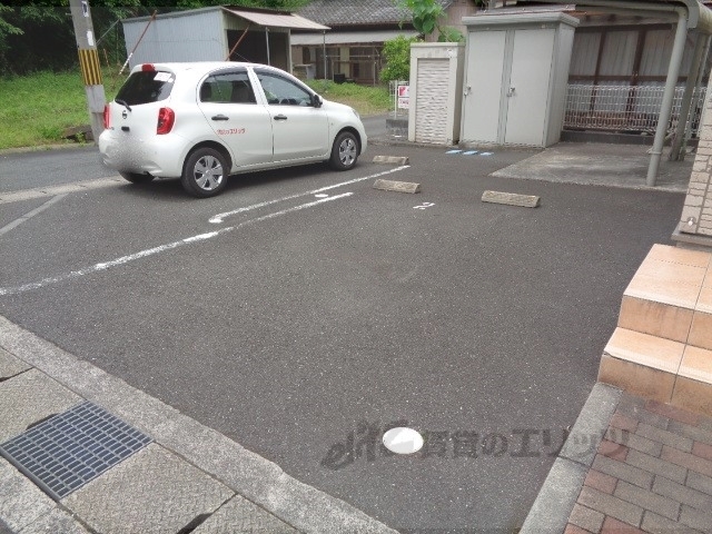 【ブルージュの駐車場】