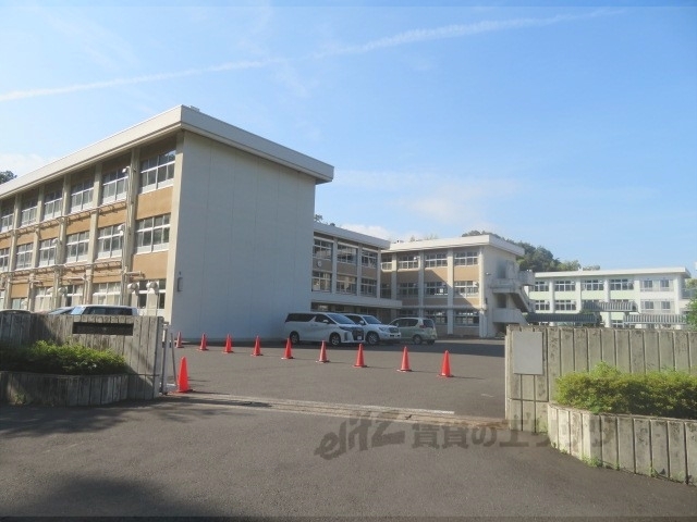 【ブルージュの小学校】