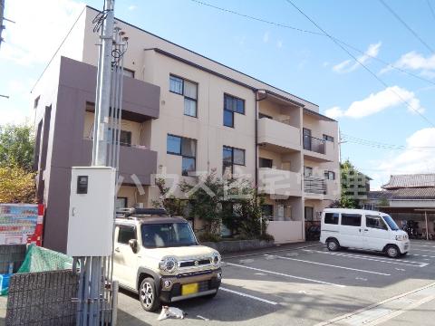 高槻市芝生町のマンションの建物外観