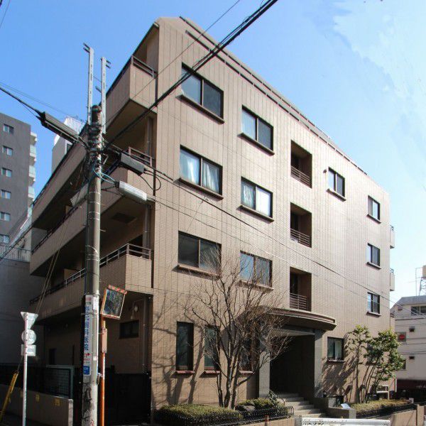 渋谷区桜丘町のマンションの建物外観