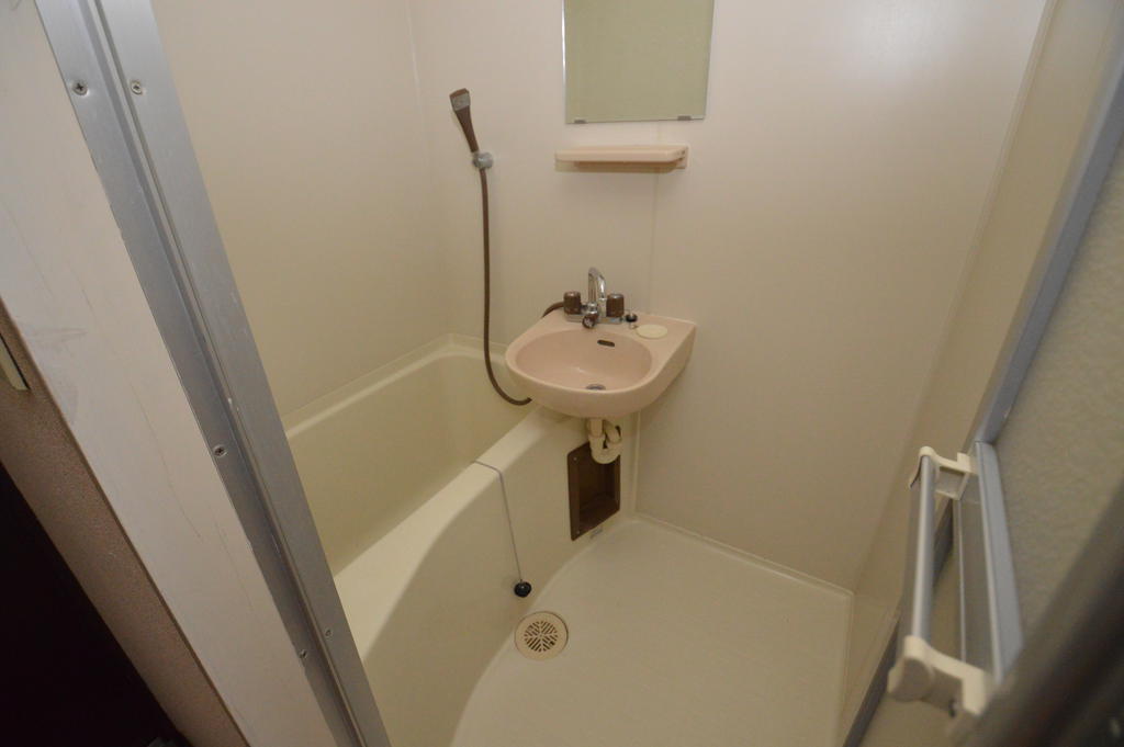 バス・シャワールーム　（参考）他室の写真を使用しています。現況優先となります。