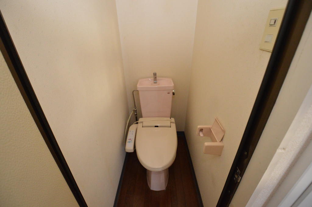トイレ　（参考）他室の写真を使用しています。現況優先となります。