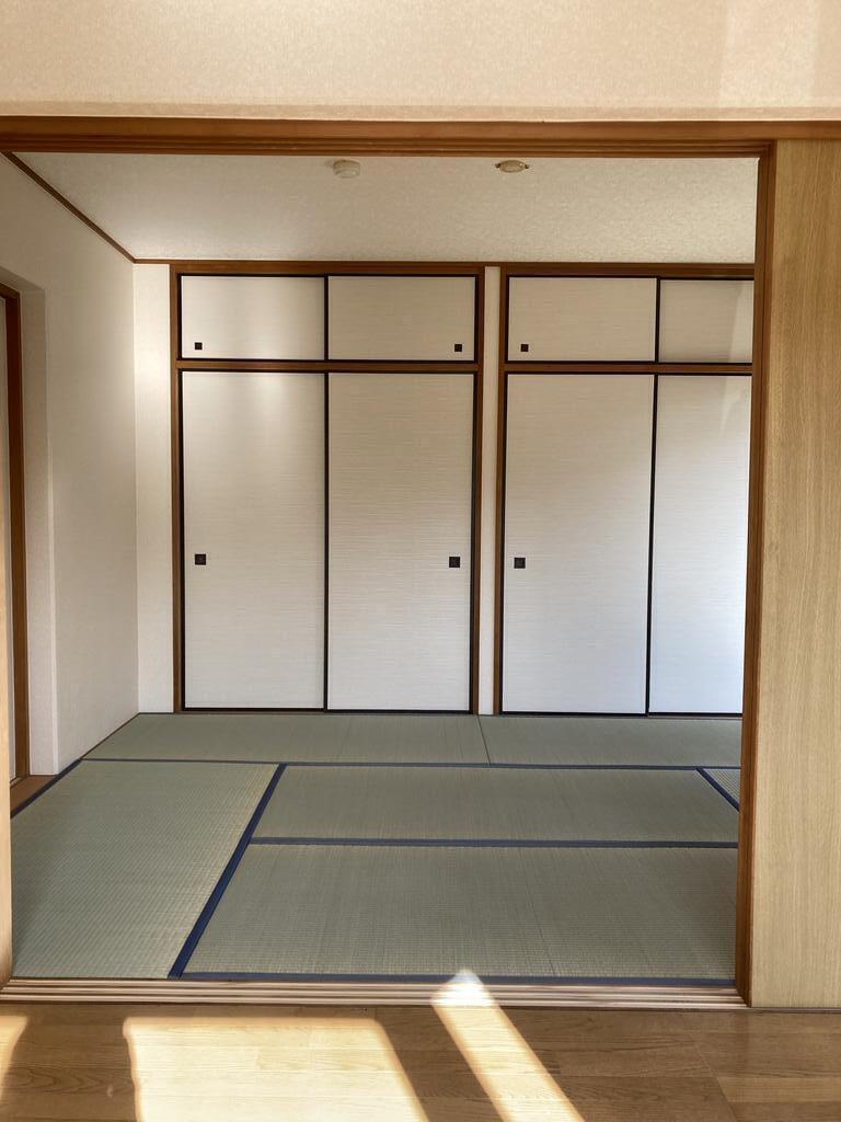 グランヴィルSIMOTURUの居間写真