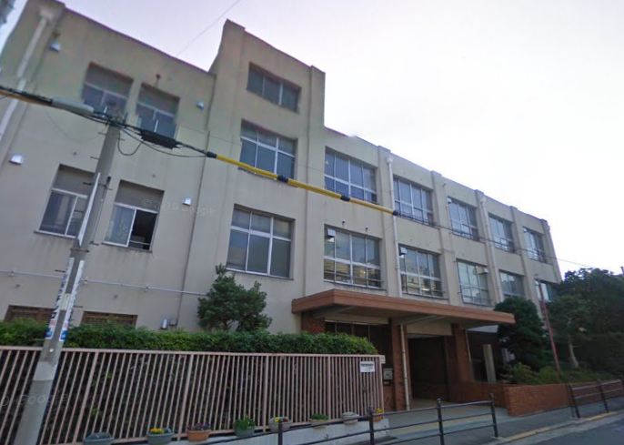 中学校　大阪市立　高津中学校（中学校）まで438m
