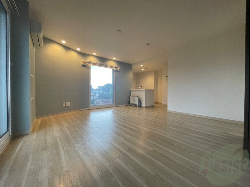 居室・リビング　広くてキレイなお部屋が広がっていて、充実した生活が送れそう。