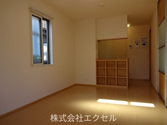 居室・リビング　明るいリビングです。