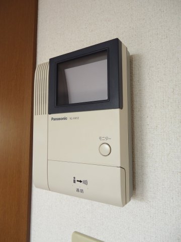 セキュリティ　※TV付インターホン！ 来訪者の顔が見えるから安心☆