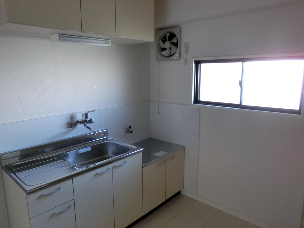 キッチン　※写真は別のお部屋です。現況を優先させて頂きます。