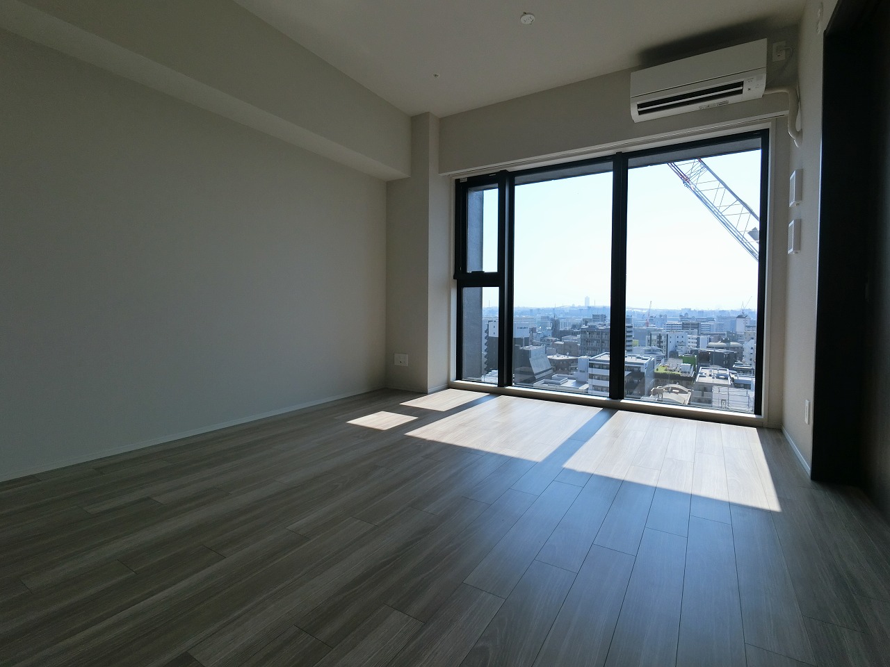 THE CROSS CITY TOWERの居間写真