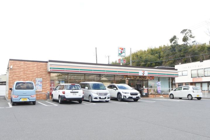 コンビニ　セブン－イレブン土浦木田余店（コンビニ）まで818m