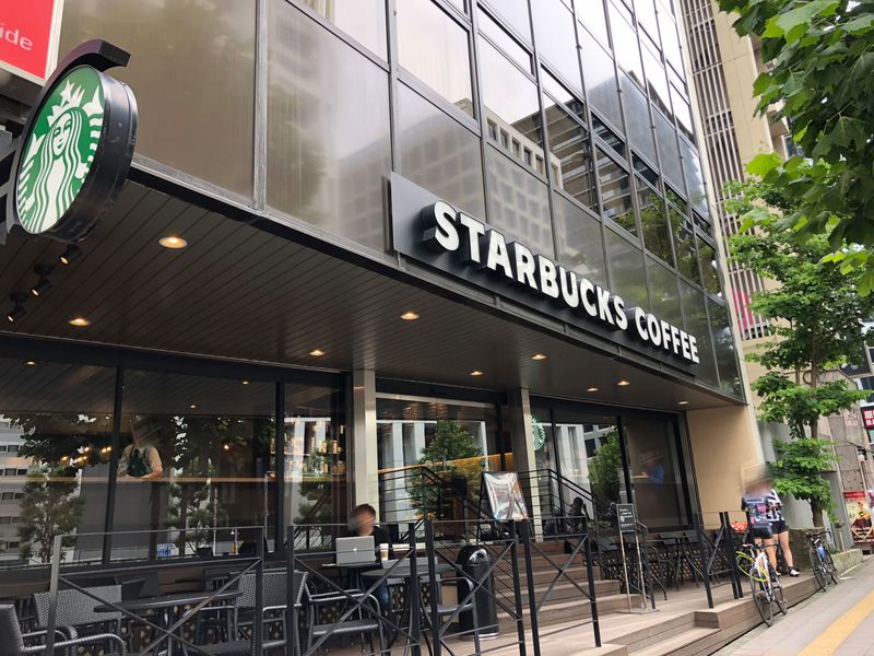飲食店　スターバックスコーヒー赤坂見附店（飲食店）まで390m