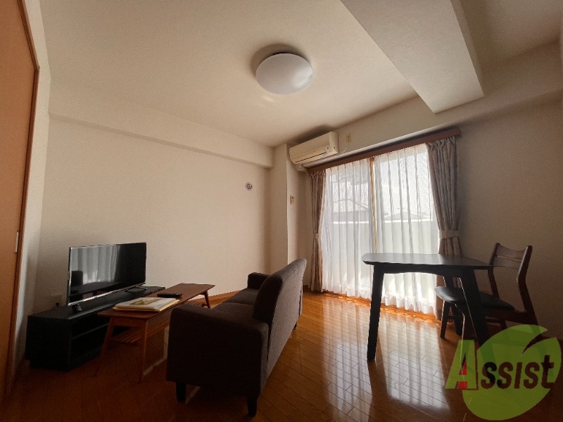 居室・リビング　綺麗な洋室のリビングで、とても清潔感がありますね