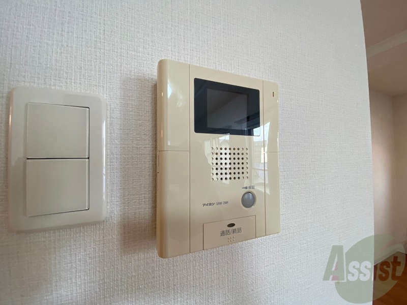 セキュリティ　ＴＶモニター付インターホンです。来客者の顔が見えるので安心！