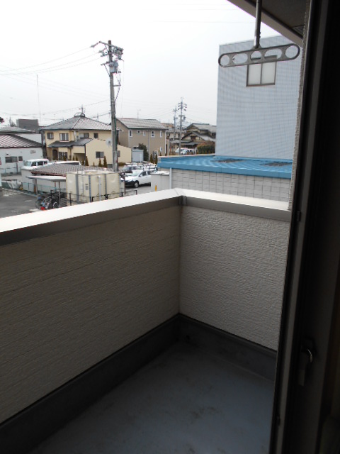 バルコニー　南面ルーフ・ワイドバルコニー（物干し設備あり）