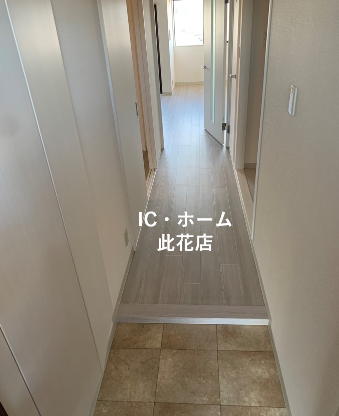 吉本ビルの玄関写真