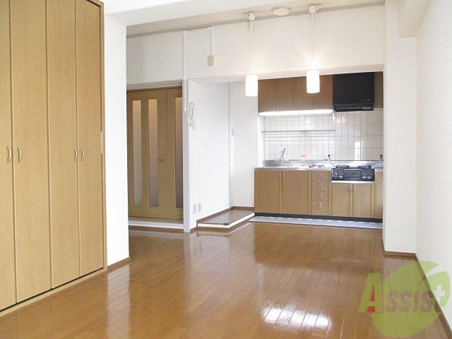 居室・リビング　広々リビングで用途多彩です。