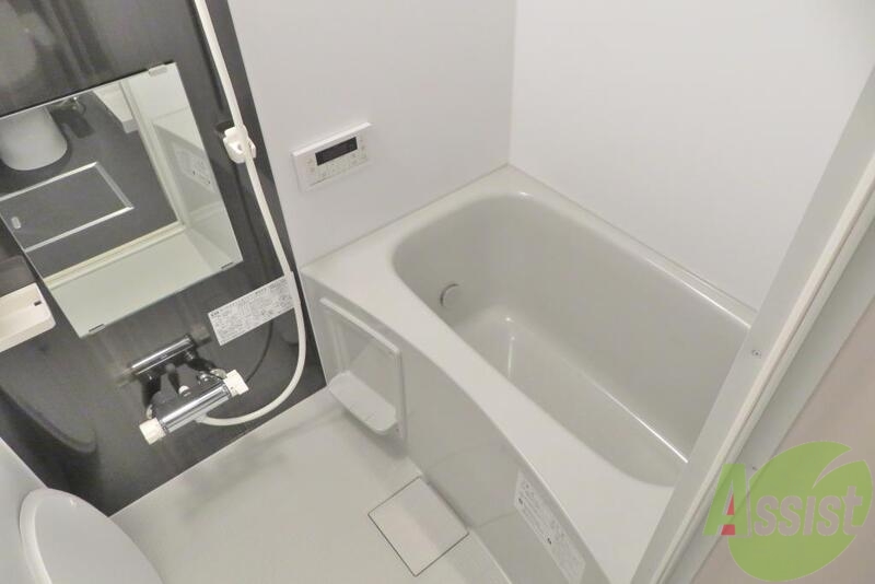 バス・シャワールーム　新築なのでお風呂もピカピカです。