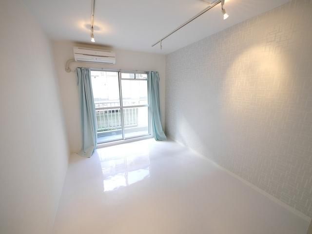 居室・リビング　★キレイなお部屋★