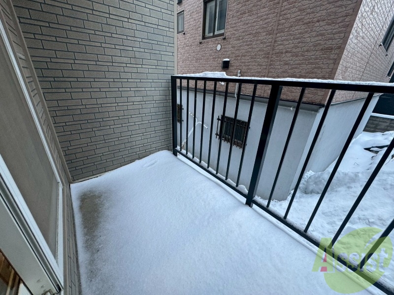 バルコニー　バルコニーが付いていますので一息ついてみてはいかがですか。