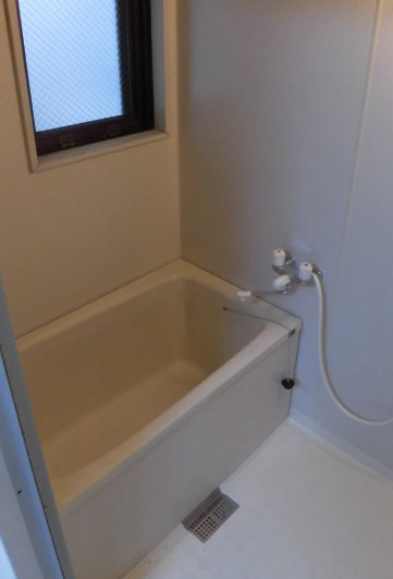 バス・シャワールーム　※別室参考写真・バス・トイレ・洗面台が同室になります。小窓な