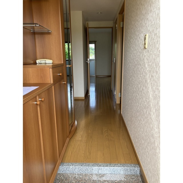 玄関　別部屋のお写真です。