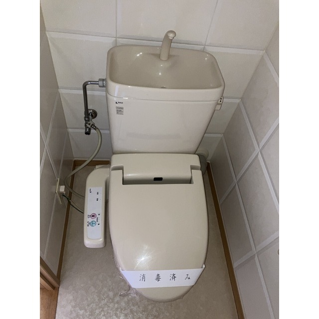 トイレ　別部屋のお写真です。