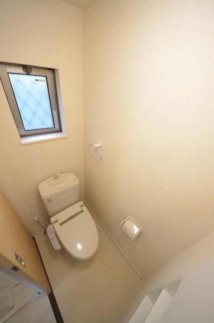 トイレ　☆清潔感あるシャワートイレ☆