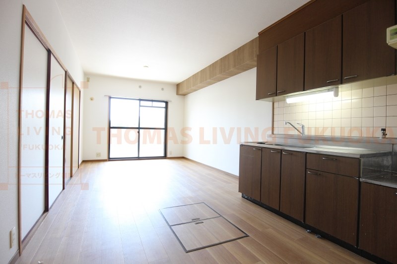 居室・リビング　リビング　※別号室参考写真