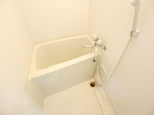 バス・シャワールーム　ゆったり過ごせるお風呂です