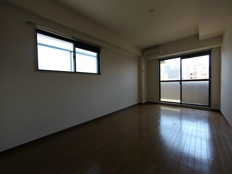 その他部屋・スペース　洋室10帖　クローゼット（収納充実してます）南向きバルコニー