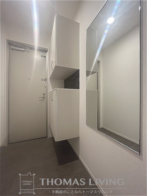 玄関　現在建築中のためシリーズ物件のお写真となります。