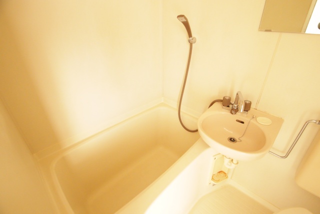 バス・シャワールーム　※別室の参考写真の為、現況優先です。