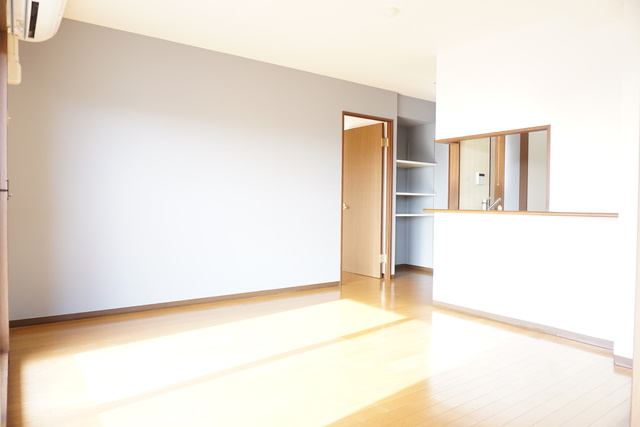 居室・リビング　南西向きのＬＤＫ１０．７帖