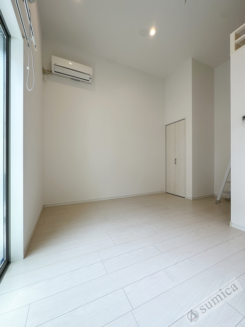 居室・リビング　天井高が高く、開放感があります＾＾