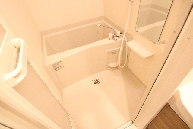 バス・シャワールーム　※別室の参考写真の為、現況優先です。