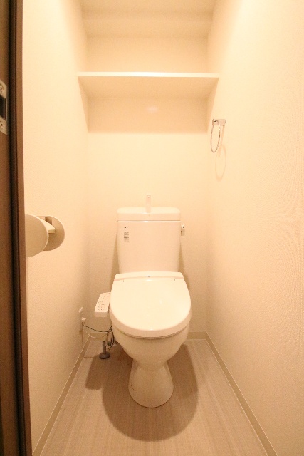 トイレ　※別室の参考写真の為、現況優先です。