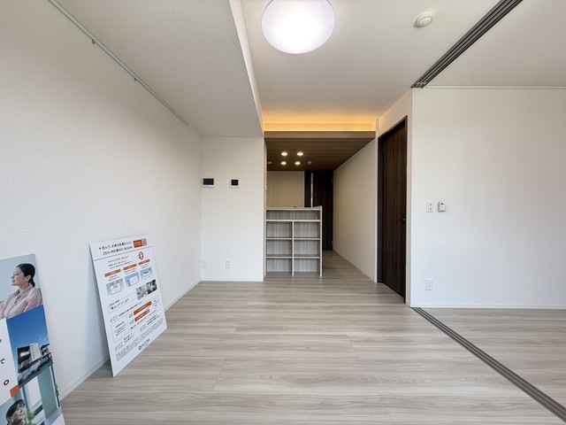 居室・リビング　同施工会社参考写真です