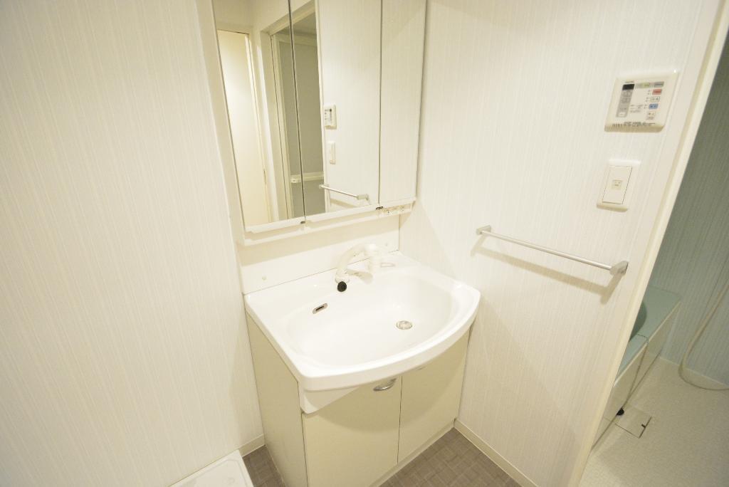 洗面設備　洗髪洗面化粧台