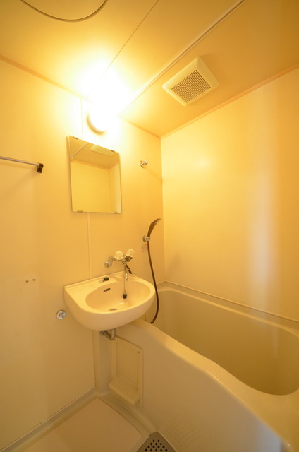 バス・シャワールーム　★ゆったりとしたバスルームで癒しのひと時を…★