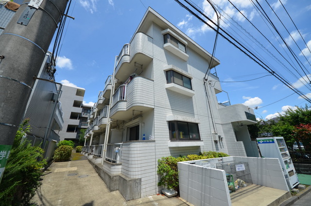 建物外観　★緑の多い、住みよいエリアに建つマンション★