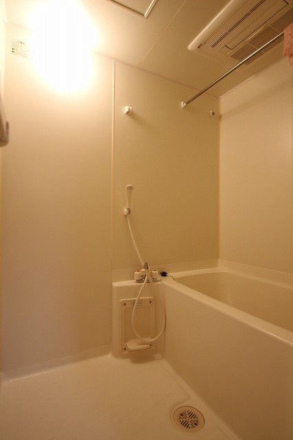 バス・シャワールーム　同物件、別号室のものです。