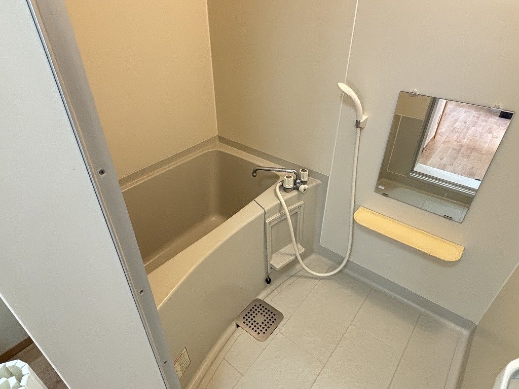 バス・シャワールーム　清潔感のあるバスルーム