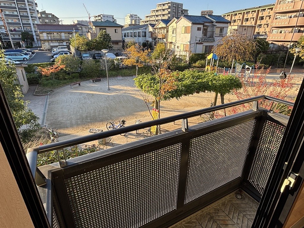 バルコニー　陽当り良好の独立型バルコニー