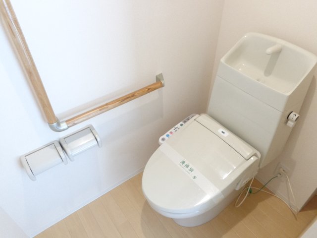 トイレ　シャワー付トイレ