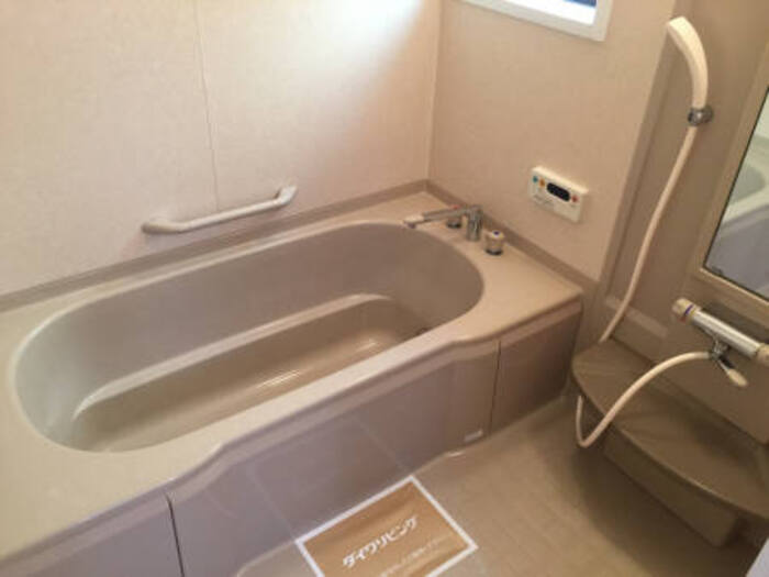 バス・シャワールーム　浴室乾燥・追い炊き機能付きで便利☆