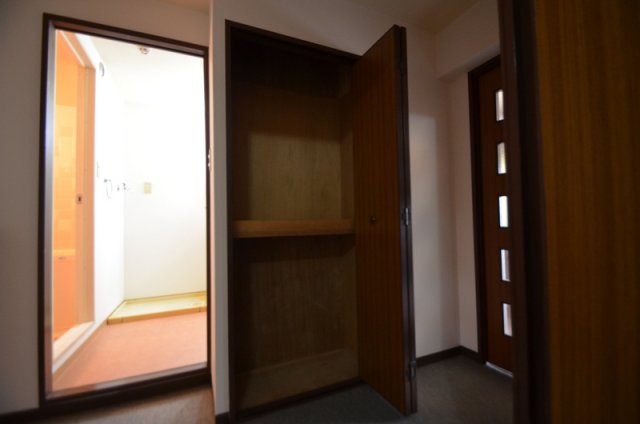 その他　リビング手前の収納です☆