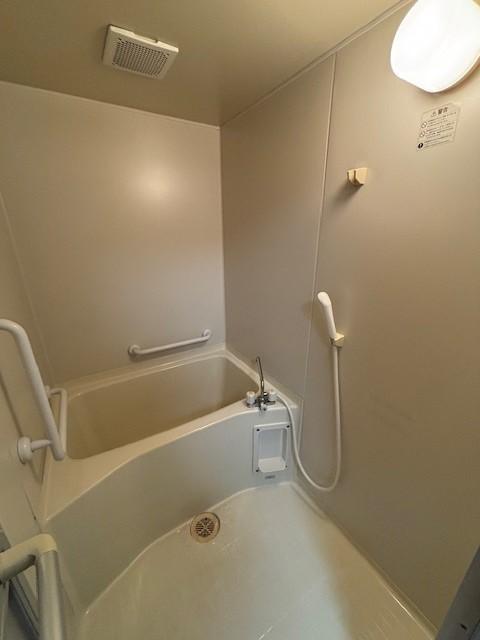 バス・シャワールーム　きれいなお風呂です