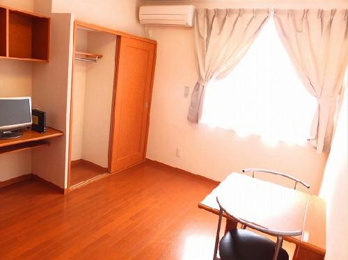 居室・リビング　家具・家電付きのお部屋です♪