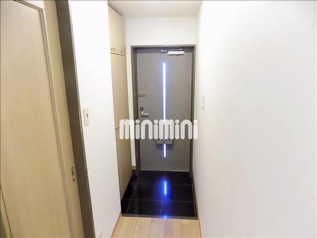 玄関　トールサイズの下駄箱完備してます