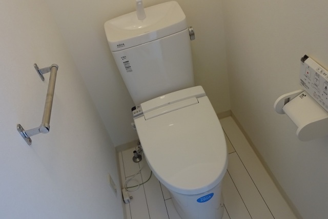 トイレ　※同マンション別部屋の写真です。